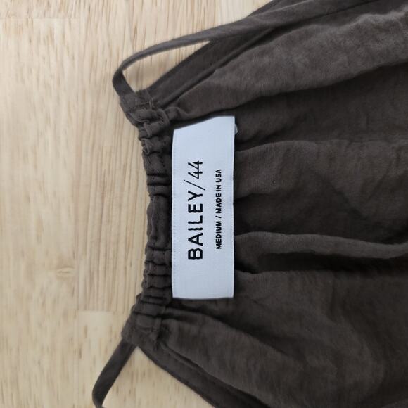 NWT Bailey 44 Halter Top Womens Medium Taupe Keyhole Lightweight Crinkle Tank - Picture 3 of 11